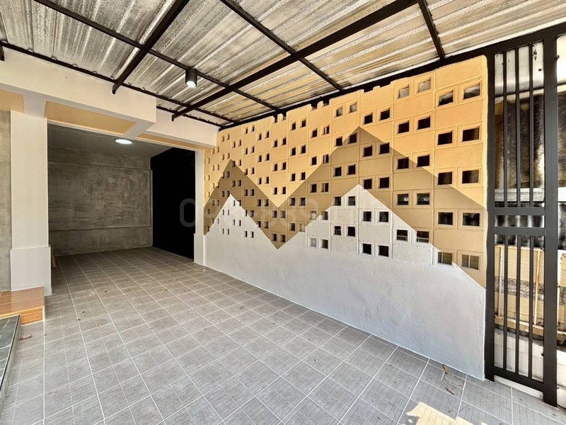 รูป ขายทาวน์เฮ้าส์ 2 ชั้น ปิยวรารมย์ คลอง 4 ธัญบุรี เนื้อที่ 24 ตรว 3นอน 2น้ำ เดินทางสะดวก เข้าเมืองได้หลายเส้นทาง - รูปที่ 2/8