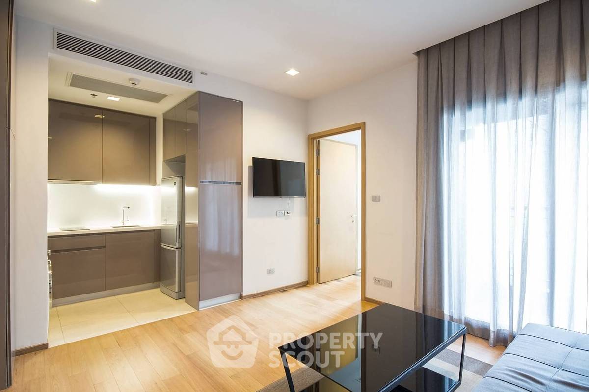 รูป คอนโด 1-ห้องนอน ที่ ไฮด์ สุขุมวิท 13 คอนโดมิเนี่ยม ใกล้ BTS นานา (ID 824578) - รูปที่ 1/5