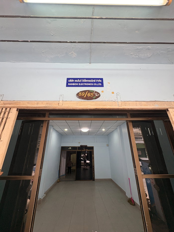 รูป ให้เช่าอาคารพาณิชย์ อ้อมใหญ่ 4 ชั้นครึ่ง พื้นที่ใช้สอยกว่า 220ตรม. หน้ากว้าง4เมตร ลึก15เมตร เพียง 10,000.-/เดือน เหมาะสำหรับทำออฟฟิศ-สตูดิโอ-โกดัง - รูปที่ 7/15