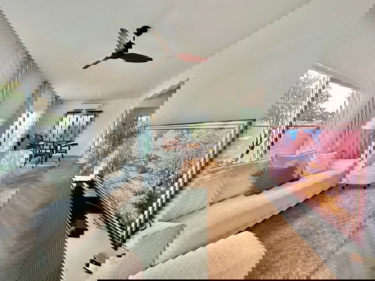 รูป ให้เช่าบ้านเดี่ยว ใกล้ Mega Bangna
📍 Villaggio 2 ศรีนครินทร์ – บางนา
บ้านเดี่ยวตกแต่งสวย
เฟอร์นิเจอร์และเครื่องใช้ไฟฟ้าครบ พร้อมเข้าอยู่ทันที - รูปที่ 3/16