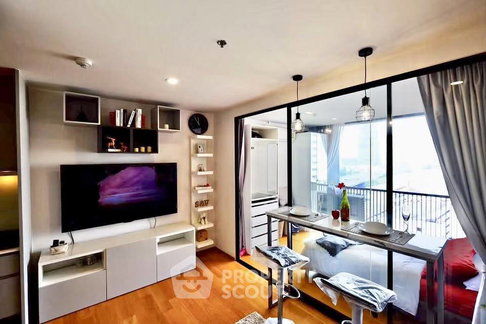 คอนโด 1-ห้องนอน ที่ โนเบิล รีโว สีลม ใกล้ BTS สุรศักดิ์ (ID 2785327)