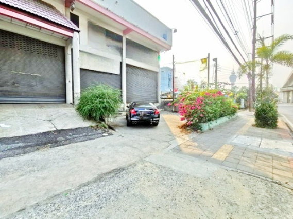 รูป ที่ดินพร้อมอาคาร 3ชั้น 5นอน 4น้ำ สุขุมวิท83 BTSปากน้ำ ใกล้ BTS ศรีนครินทร์ 500 ม. และหอชมเมืองสมุทรปราการ 1ไร่ 1000 ตร.ม. - รูปที่ 6/8