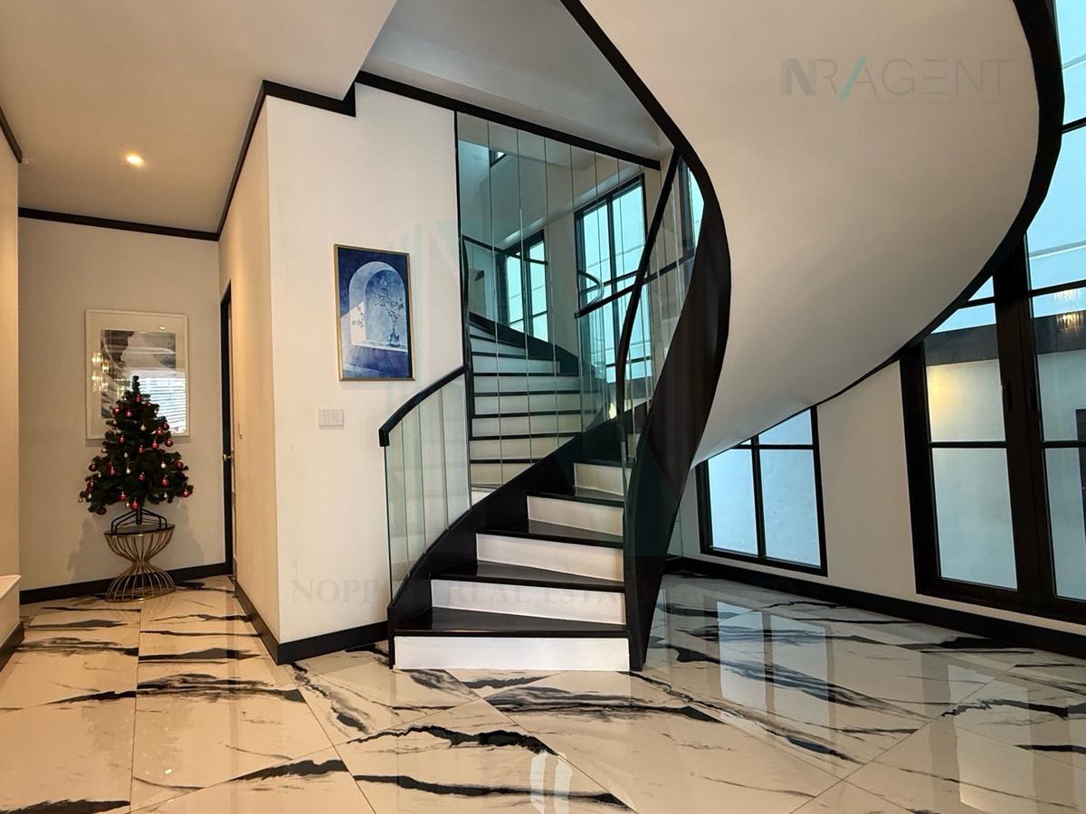 รูป 📌 ให้เช่าบ้านเดี่ยว 3 ชั้น เมซอง บลองช สุขุมวิท 67 4 ห้องนอน 6 ห้องน้ำ - รูปที่ 4/8