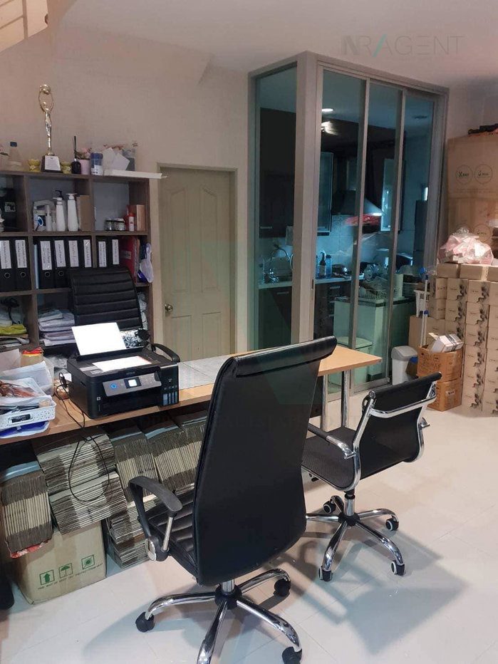 รูป 📌 ขายทาวน์เฮาส์ โครงการ บ้านกลางเมือง สวิสทาวน์ เกษตร-นวมินทร์ 3 ชั้น 3 ห้องนอน 3 ห้องน้ำ - รูปที่ 7/8