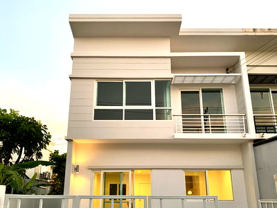 Townhouses for sale Lamlukka Khlong Hok : Supalai Novo Ville Wongwaen-Lumlukka Klong 5 