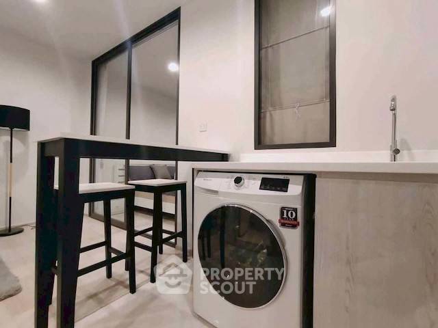 picture 1-BR Condo at Life One Wireless near BTS Phloen Chit (ID 2393771) - 3/9