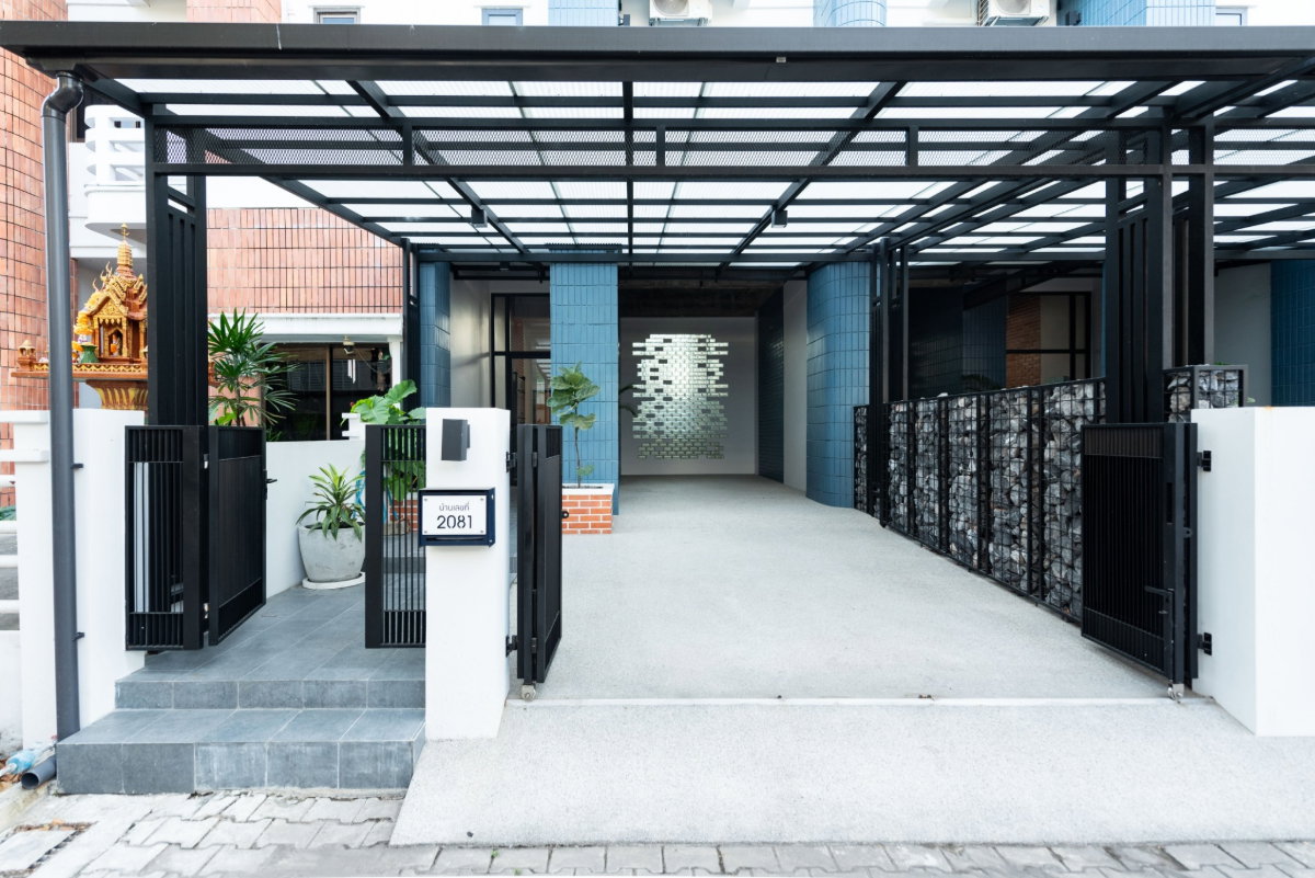 รูป Home Office Renovated and Ready to Sell / For Rent – Sukhumvit, Bangna Area - รูปที่ 8/52