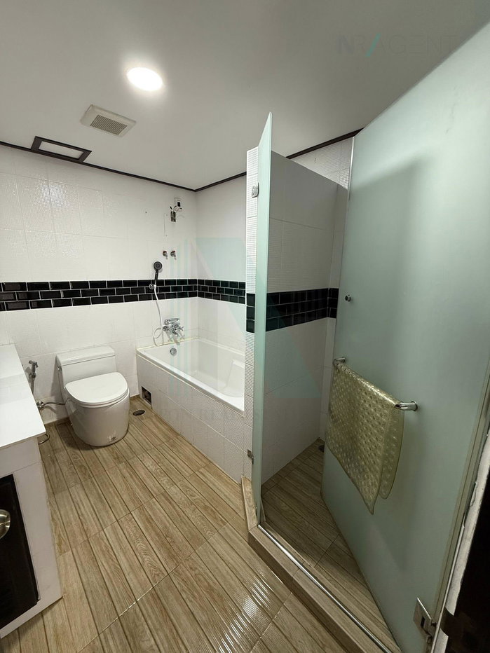 รูป 🚩 ขายคอนโด เจริญนครริเวอร์เพลส อาคาร 1 ชั้น 4 2 ห้องนอน ขนาด 110 ตรม ใกล้ ศูนย์การค้ารอยัลการ์เด้นพลาซ่า - รูปที่ 4/8