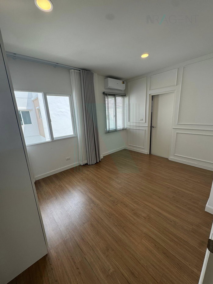 รูป 📌 ให้เช่าบ้านเดี่ยว 2 ชั้น โมเดน บางนา-เทพารักษ์ 4 ห้องนอน 5 ห้องน้ำ - รูปที่ 6/8