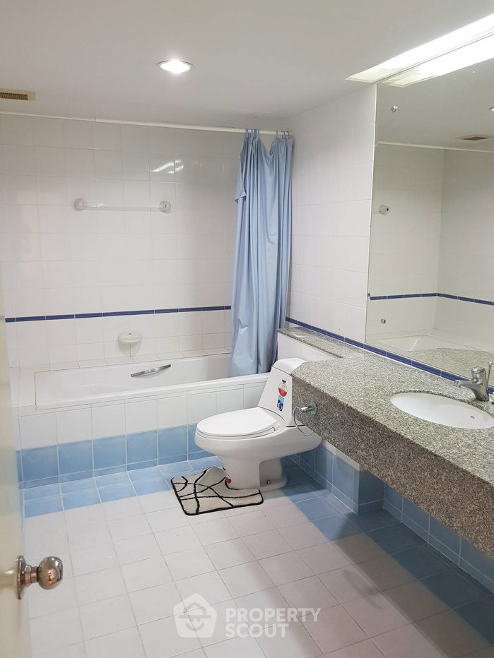 picture 2-BR Condo at Asoke Place near MRT Sukhumvit (ID 515355) - 6/6