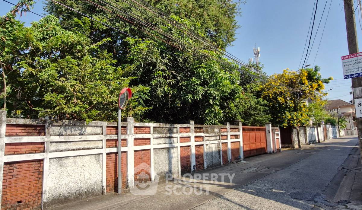 รูป ที่ดินสำหรับปล่อยขาย 636 ตารางเมตร แถว ใกล้ อารีย์ (ID 2782658) - รูปที่ 2/6