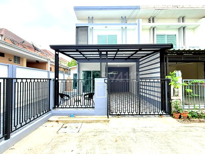 ทาวน์โฮม นิคมบางชัน : ขายทาวน์โฮม 2 ชั้น หลังมุม พฤกษาทาวน์ เน็กซ์ เนื้อที่ 24.8 ตรว 4นอน 2น้ำ ต่อเติมโรงจอดรถ ครัวพร้อมเคาน์เตอร์ซิงค์ล้างจาน