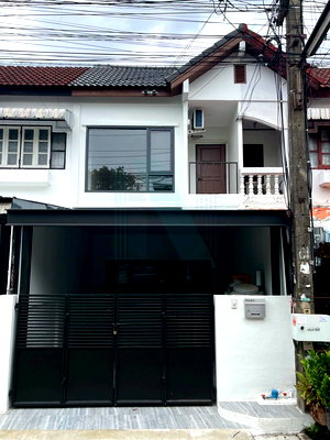 ทาวน์โฮม สถานีรถไฟฟ้ารามอินทรา กม.6 : 📌 ขายทาวน์เฮาส์ โครงการ บ้านสวยริมบึง 2 ชั้น 2 ห้องนอน 2 ห้องน้ำ