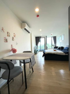 รูปภาพ For rent Attitude BU! ✨ Available now: A stunning unit right across from BU Rangsit. Outer view • Building: A, 4th Floor • Size: 31.8 sq.m.