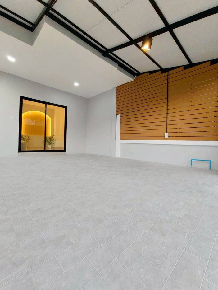 รูป ขายทาวน์เฮ้าส์ 2 ชั้น หลังมุมถนนเมน หมู่บ้านดิเอมเมอรัลด์พาร์ค 2 พื้นที่กว้าง 29.5 ตร.ว. ฟังก์ชัน 5 นอน ทำเลชัยพฤกษ์-ราชพฤกษ์ - รูปที่ 4/20