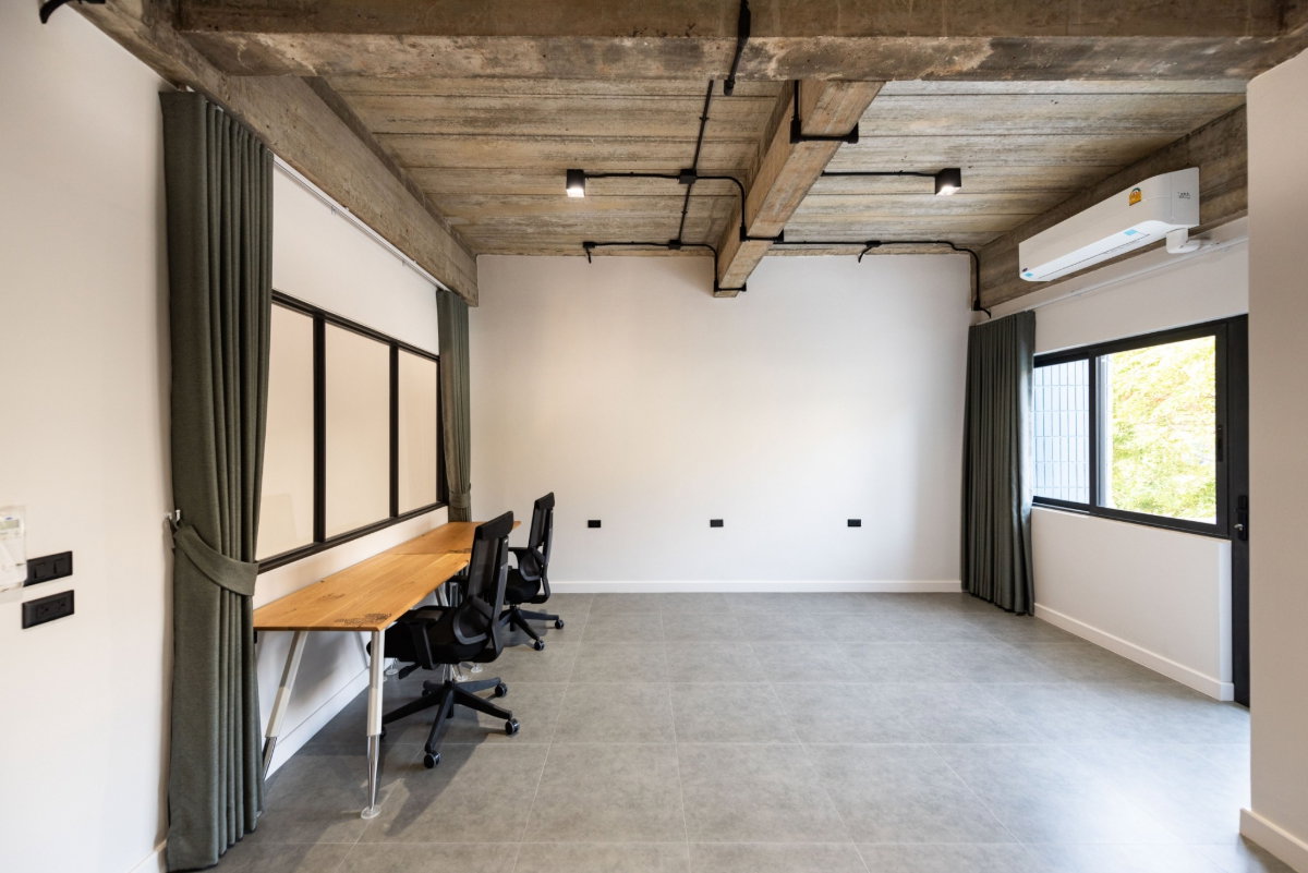 รูป Home Office Renovated and Ready to Sell / For Rent – Sukhumvit, Bangna Area - รูปที่ 28/52