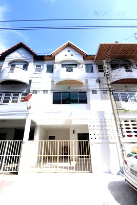 ทาวน์โฮม กรุงเทพมหานคร : 📌 ขายทาวน์เฮาส์ โครงการ หมู่บ้านสุชา 1 3 ชั้น 4 ห้องนอน 3 ห้องน้ำ