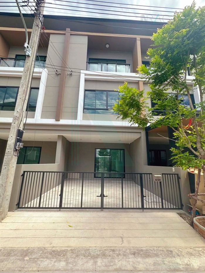 รูป 📌 ให้เช่าทาวน์เฮาส์ 3 ชั้น พรีเมียม เพลส พหลโยธิน - รามอินทรา 4 ห้องนอน 3 ห้องน้ำ - รูปที่ 1/8