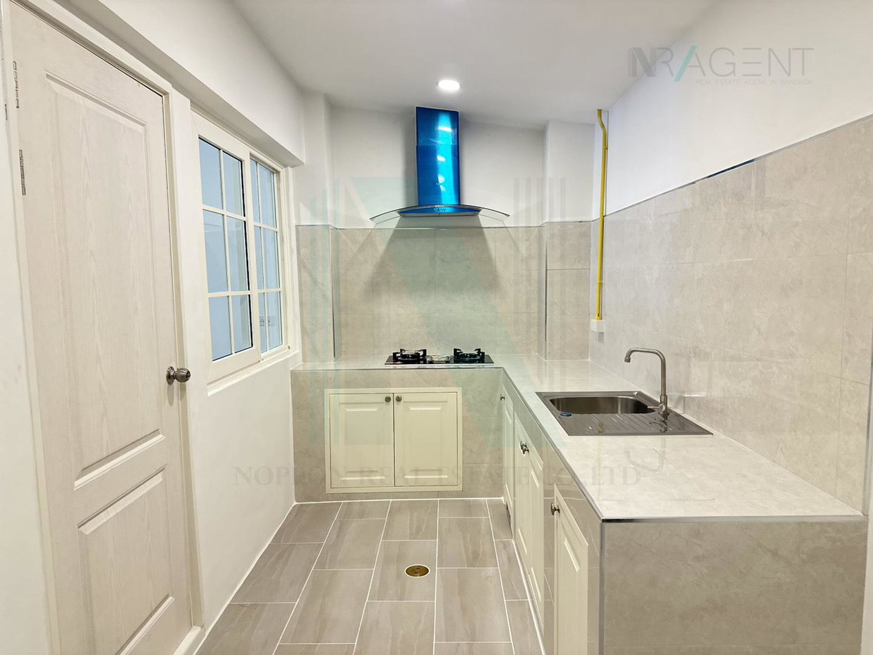 รูป 📌 ขายทาวน์เฮาส์ โครงการ โกลเด้น ทาวน์ 2 อ่อนนุช-พัฒนาการ 0 2 ชั้น 4 ห้องนอน 2 ห้องน้ำ - รูปที่ 4/8