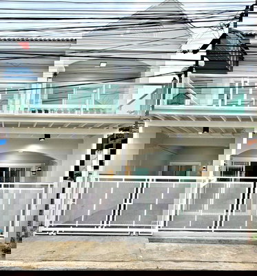 ทาวน์โฮม ศาลหลักเมืองจังหวัดนนทบุรี : ขายทาวน์เฮาส์ 2 ชั้น หมู่บ้านกิตติยารักษ์ ทำเลศักยภาพสนามบินน้ำ ตรงข้ามกองสลาก ตกแต่งใหม่พร้อมอยู่