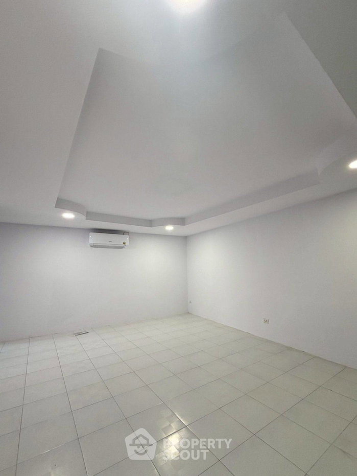 รูป ทาวน์เฮ้าส์ 3-ห้องนอน ที่ หมู่บ้านเออร์เบินสาทร ราชพฤกษ์ ใน บางจากภาษีเจริญ (ID 2782394) - รูปที่ 14/19