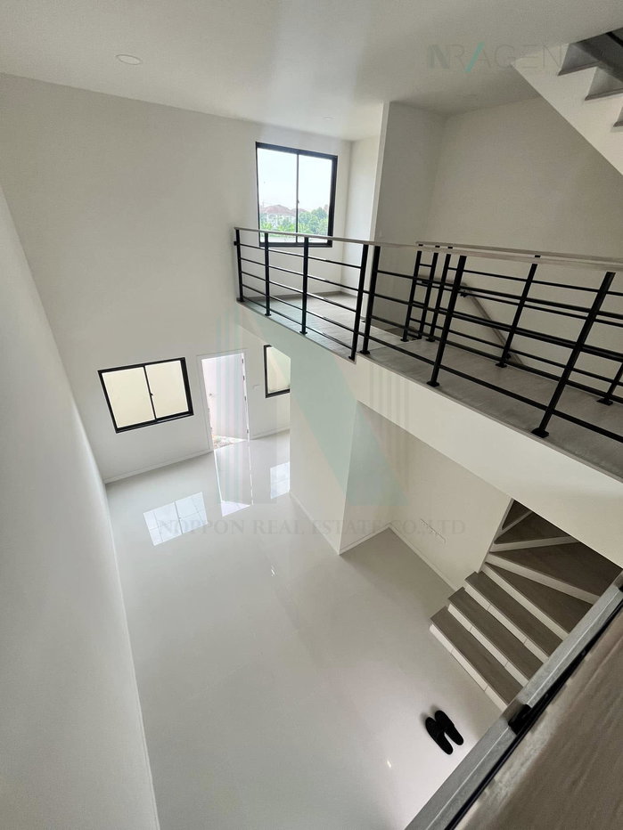 รูป 📌 ขายทาวน์โฮม โครงการ อัลติจูด คราฟ บางนา 3 ชั้น 3 ห้องนอน 3 ห้องน้ำ - รูปที่ 3/8