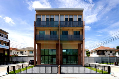 โฮมออฟฟิศ กรุงเทพมหานคร : 📌 ขายโฮมออฟฟิศ โครงการ เดอะ แพลนท์ ซิตี้ บางนา-วงแหวน 3 ชั้น 1 ห้องนอน 3 ห้องน้ำ