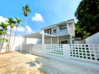 ขายบ้านเดี่ยว : ขายบ้านเดี่ยวปิยวรารมย์ 4 หลังริม 50 ตร.ว. 4 นอน แต่งใหม่ปูแกรนิตโต้ จัดสวนสวย ฟรีโอน