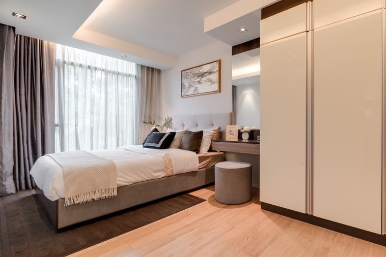 P-125730 Pool View 1 Bed @ Focus Ploenchit | Near Ploenchit BTS | 32,000 THB   | Line Id: @easycondoplus | 099-229-6397