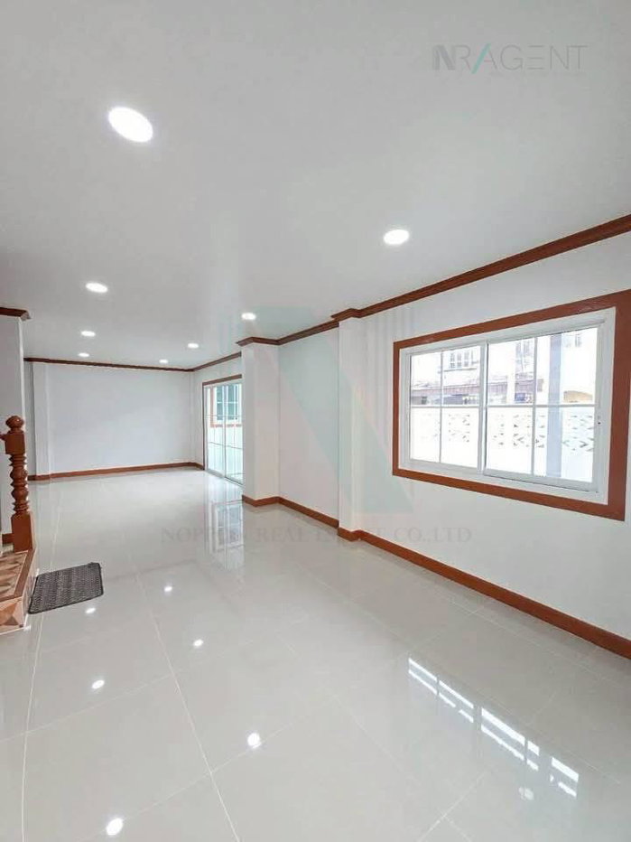 รูป 📌 ขายทาวน์เฮาส์ โครงการ ปิยวรารมย์ 1 2 ชั้น 3 ห้องนอน 3 ห้องน้ำ - รูปที่ 3/8