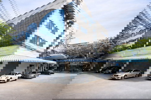 ทำเลอินทามระ MRTสุทธิสาร 490ม. 5คัน อาคาร 5 ชั้นให้เช่า 2 คูหา ห้องมุม ตลาดห้วยขวาง ม.หอการค้าไทย 3นอน 3น้ำ ใกล้ 30 ตร.ว. 450 ตร.ม.