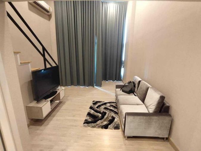 Knightsbridge Duplex          Tiwanon 