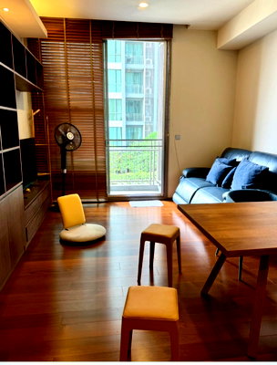 เช่าคอนโด ม.กรุงเทพ กล้วยน้ำไท :  ให้ เช่า คอนโด Quattro by Sansiri  1 ห้องนอน ชั้น 7 ขนาด 50 ตร.ม. อยู่สบาย ทำเลดี เหมาะสำหรับอยู่อาศัยในเมือง ใกล้ BTS ทองหล่อ