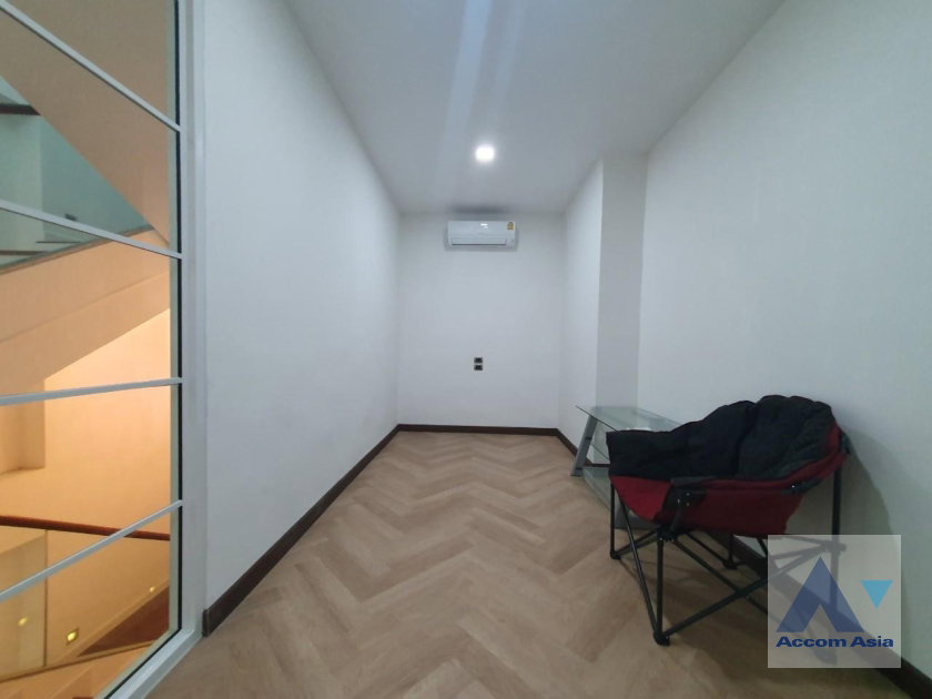 รูป 🔼🔽 AccomA 📩 Newly renovated,Fully Furnished,Big Balcony 3 BR House in Khlong Tan Nuea (AA35536) - รูปที่ 12/20