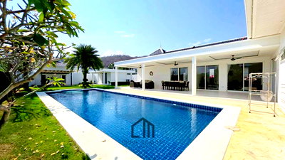 Houses for sale Prachaubkirikhan : 📍 Falcon Hill – Luxury Private Pool Villa in Hua Hin