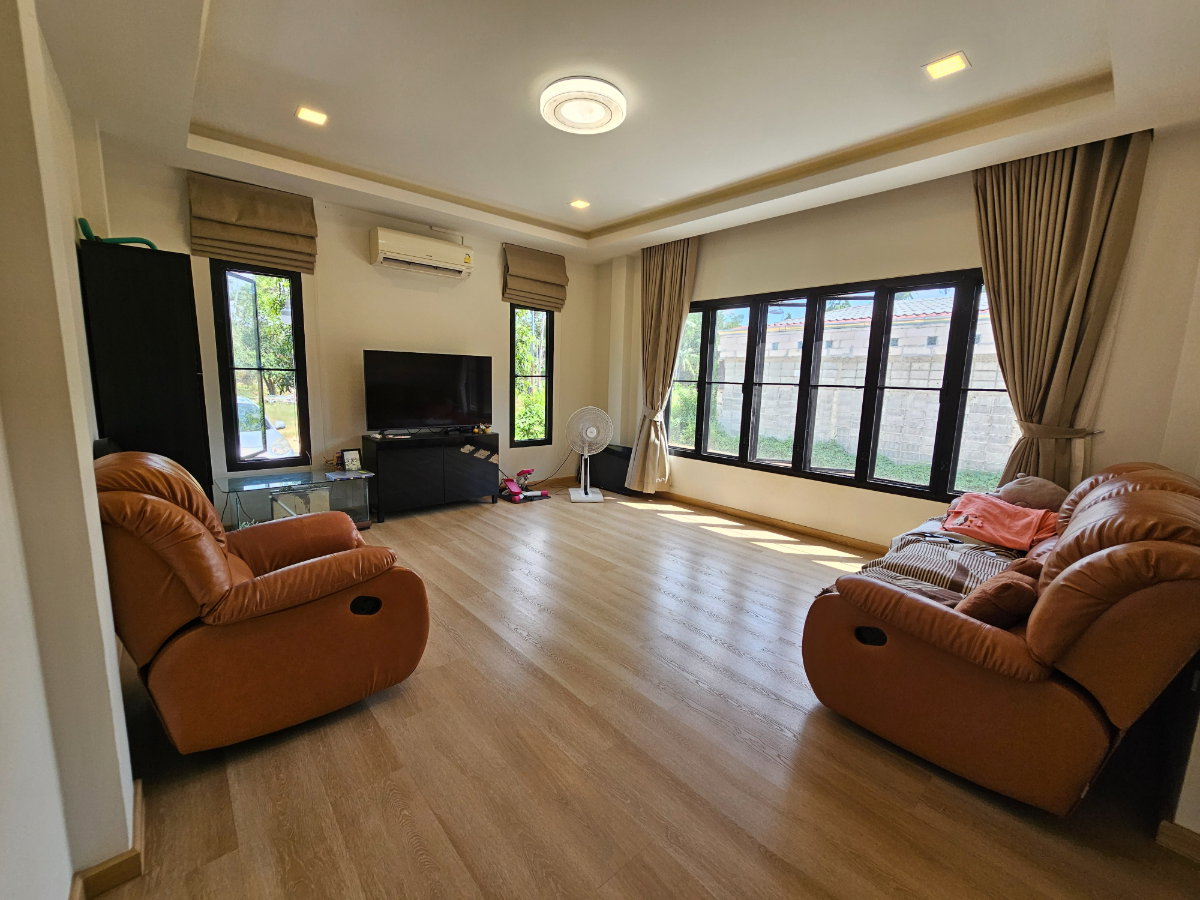 รูป ✨ บ้านเดี่ยวหลังใหญ่ สไตล์โมเดิร์น พื้นที่กว้างขวาง บนทำเลศักยภาพ ห้วยใหญ่ พัทยา ✨ - รูปที่ 2/41