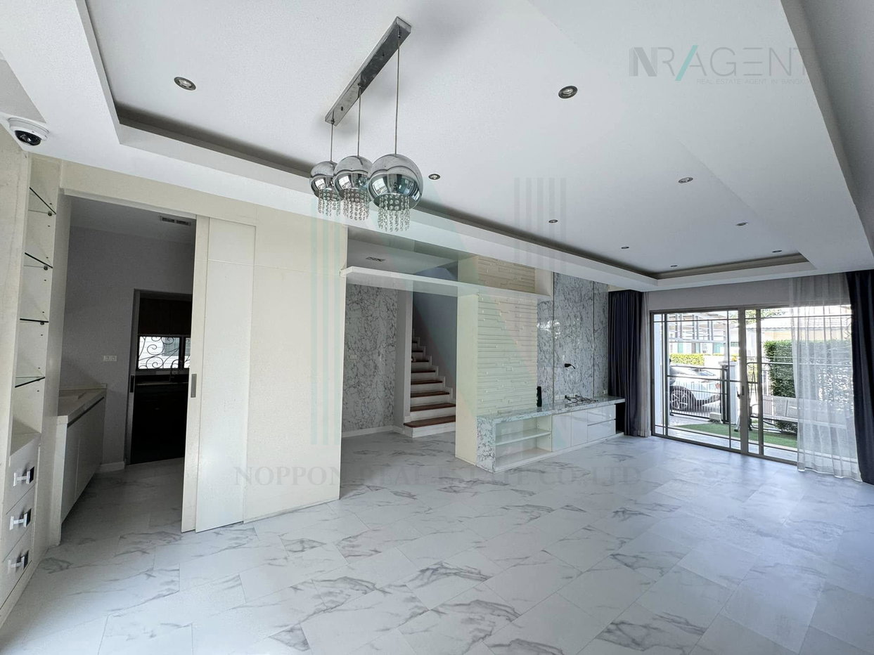 รูป 📌 ขายบ้านเดี่ยว โครงการ มัณฑนา เลค วัชรพล 2 ชั้น 4 ห้องนอน 3 ห้องน้ำ - รูปที่ 2/8
