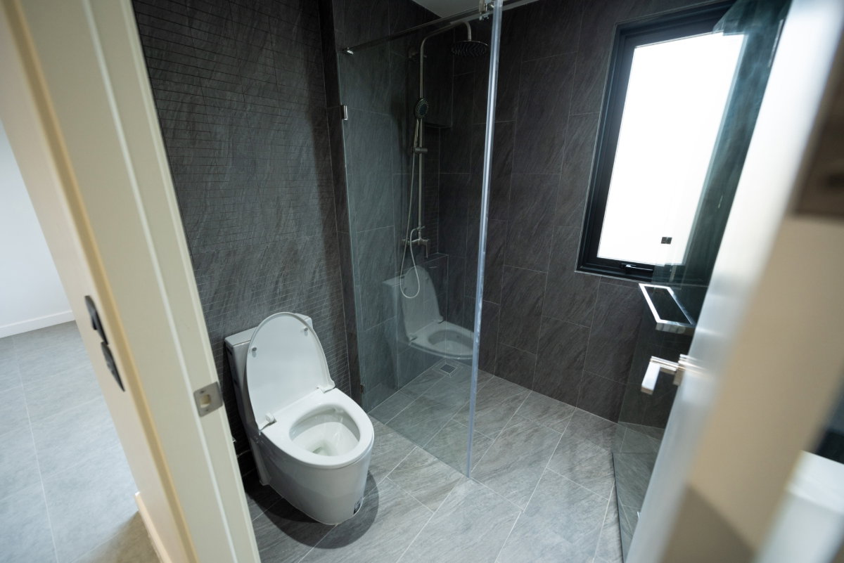 รูป Home Office Renovated and Ready to Sell / For Rent – Sukhumvit, Bangna Area - รูปที่ 27/52