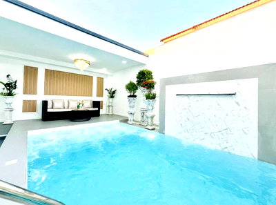 Houses for sale : Beautiful, ready-to-move-in detached house in Happy Place Village, Pattaya. Great value!