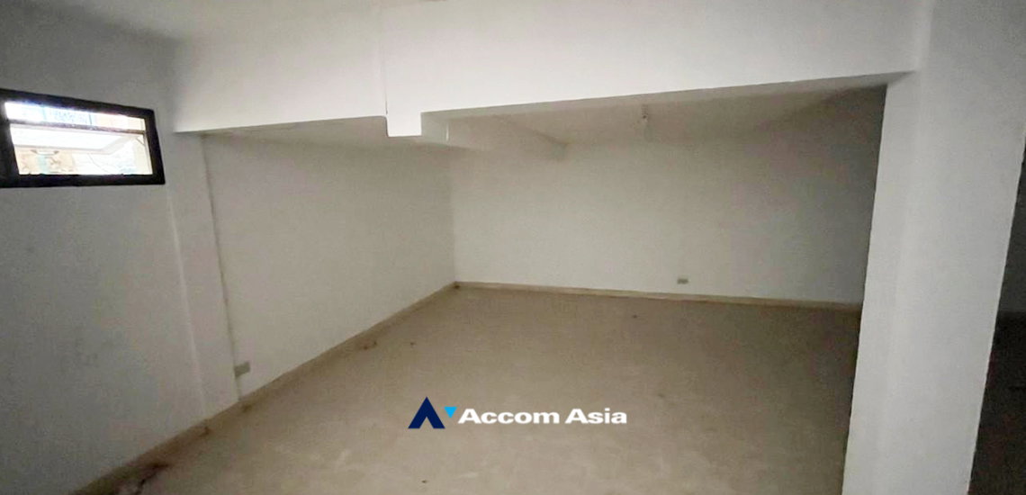 picture 🔼🔽 AccomA 📩  3 BR Townhouse in  Lumphini (AA30203) - 12/18