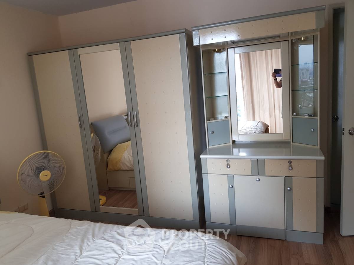 picture 2-BR Condo at Asoke Place near MRT Sukhumvit (ID 515355) - 3/6