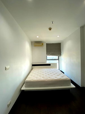 Condos for rent : Ideo Q Phayathai【𝐑𝐄𝐍𝐓】🔥Luxury condo in a bright white color scheme, with well-designed living spaces. 🔥  Contact Line ID: @hacondo
