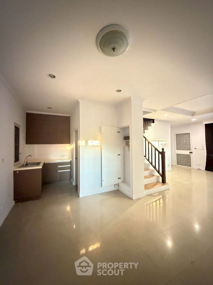 รูป ทาวน์เฮ้าส์ 3-ห้องนอน ที่ หมู่บ้านเออร์เบินสาทร ราชพฤกษ์ ใน บางจากภาษีเจริญ (ID 2782394) - รูปที่ 2/19