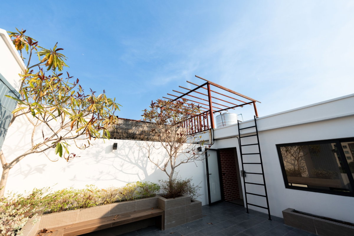 รูป Home Office Renovated and Ready to Sell / For Rent – Sukhumvit, Bangna Area - รูปที่ 41/52