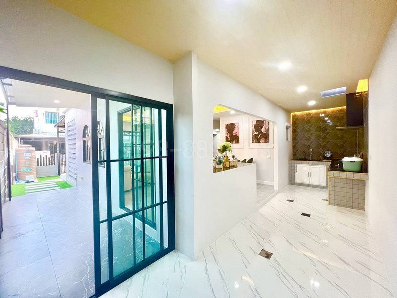 picture FOR SALE TOWNHOUSE PROPERTY 2950000 BAHT. - 8/8