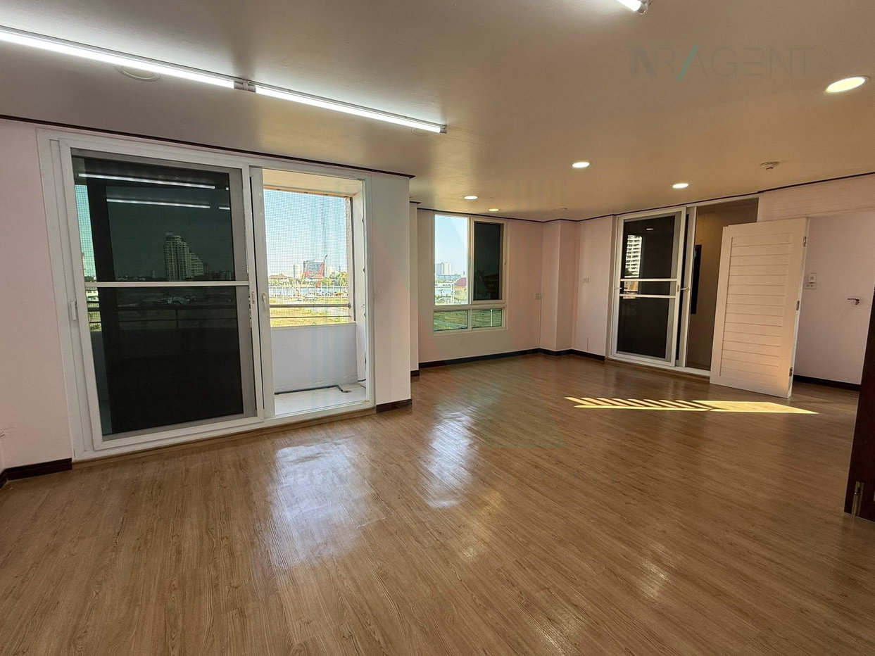 รูป 🚩 ให้เช่าคอนโด เจริญนครริเวอร์เพลส อาคาร 1 ชั้น 4 2 ห้องนอน ขนาด 110 ตรม ใกล้ ศูนย์การค้ารอยัลการ์เด้นพลาซ่า - รูปที่ 5/8