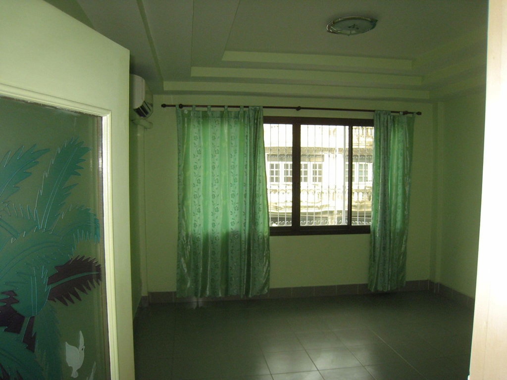 รูป ให้เช่าอาคารพาณิชย์ อ้อมใหญ่ 4 ชั้นครึ่ง พื้นที่ใช้สอยกว่า 220ตรม. หน้ากว้าง4เมตร ลึก15เมตร เพียง 10,000.-/เดือน เหมาะสำหรับทำออฟฟิศ-สตูดิโอ-โกดัง - รูปที่ 10/15