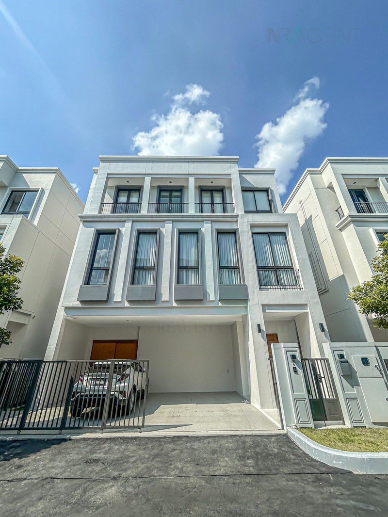 Houses for sale : 📌 For Sell House AERIE SRINAKARIN-KRUNGTHEPKREETHA 3-story 5 bedroom 6 bathroom