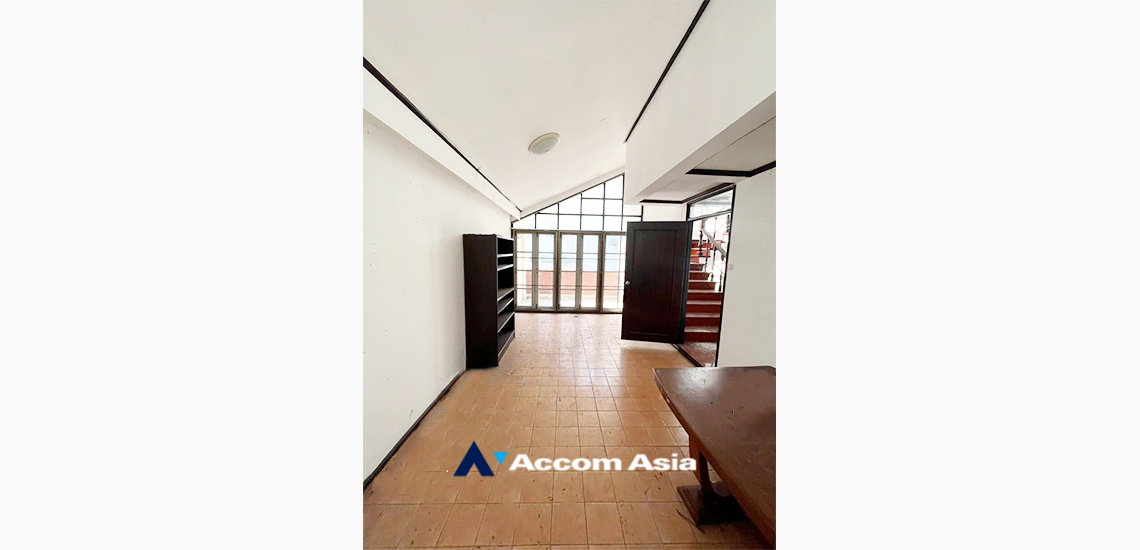 picture 🔼🔽 AccomA 📩  3 BR Townhouse in  Lumphini (AA30203) - 3/18