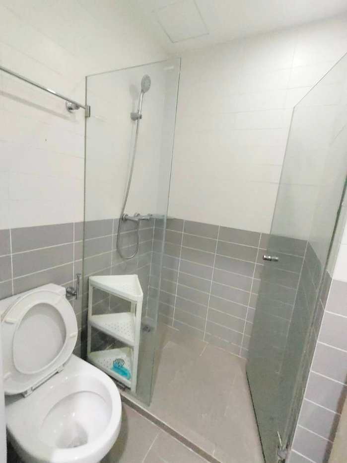 picture Great price and just steps from the BTS - 7/7